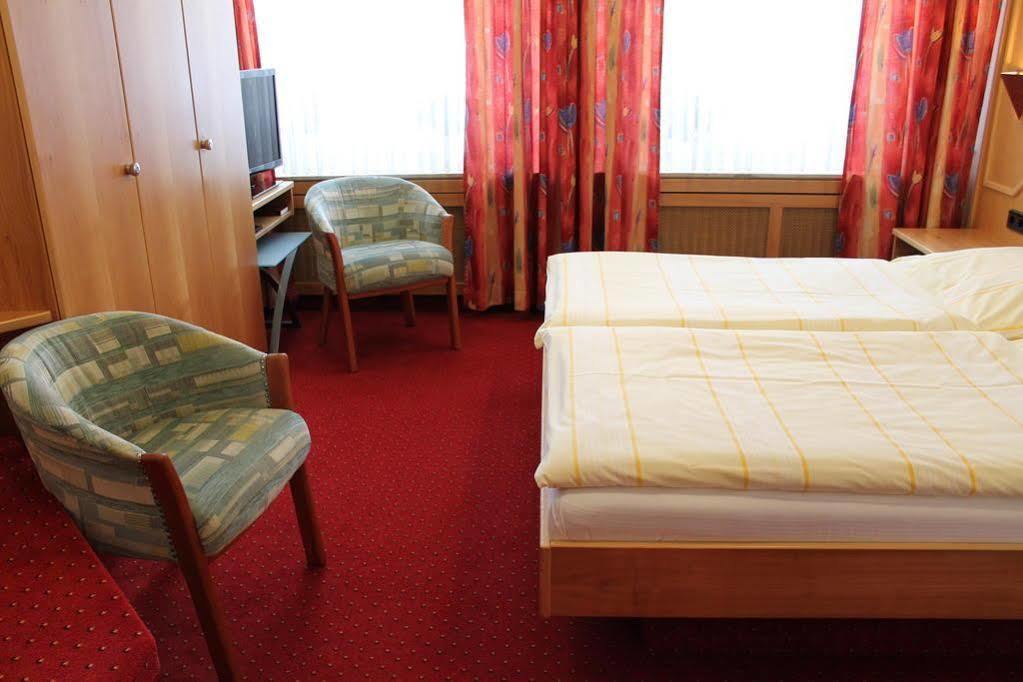 Hotel Am Hafen 3*